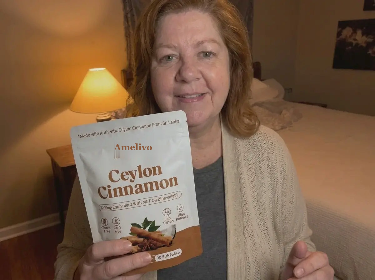 Amelivo customer holding Ceylon Cinnamon